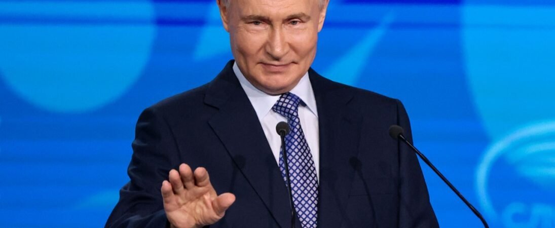 Putin Plans to Draft 300,000 More Russian Troops After September Elections, Zelensky Says